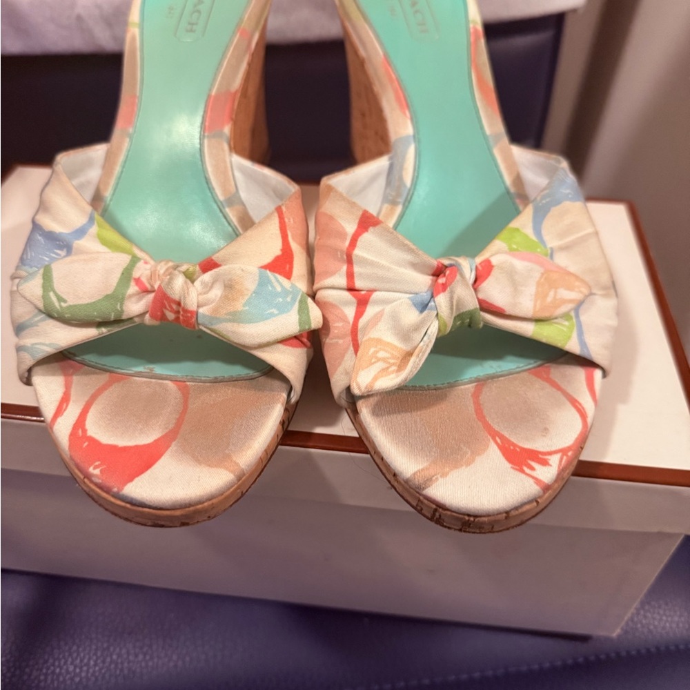 🛍️ Coach Signature Fabric Hobo Bag & Matching Wedge Sandals Set 🛍️ - Picture 9 of 9